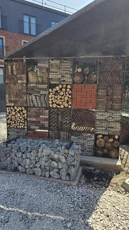 Metal structure installation